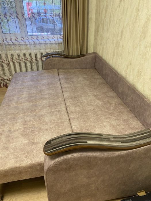 Диван коричневый, раскладной