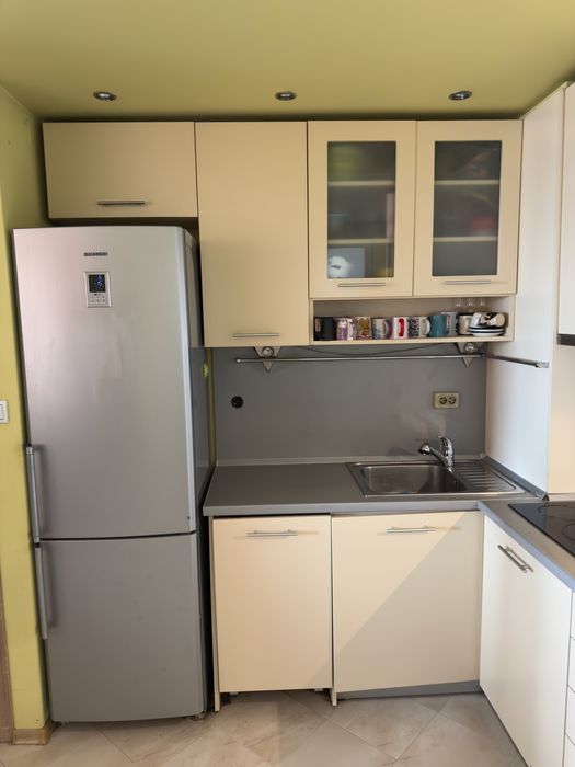 Кухня от МДФ и ПДЧ с вградени уреди