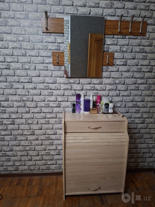 Тумбочка для обуви + зеркало с вешалками