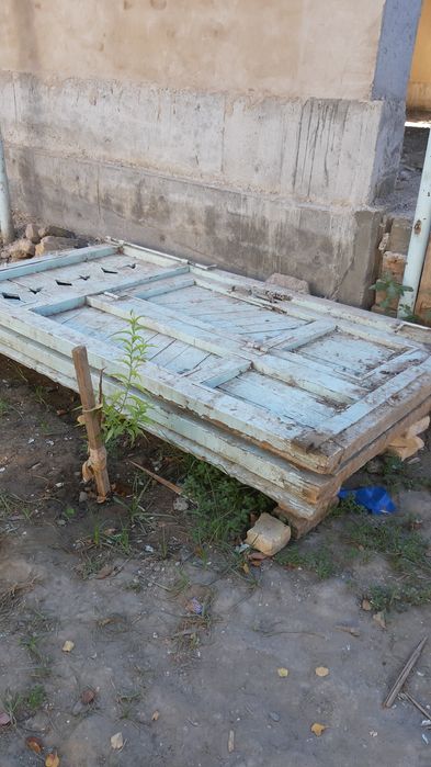 Eshik taxta sotiladi