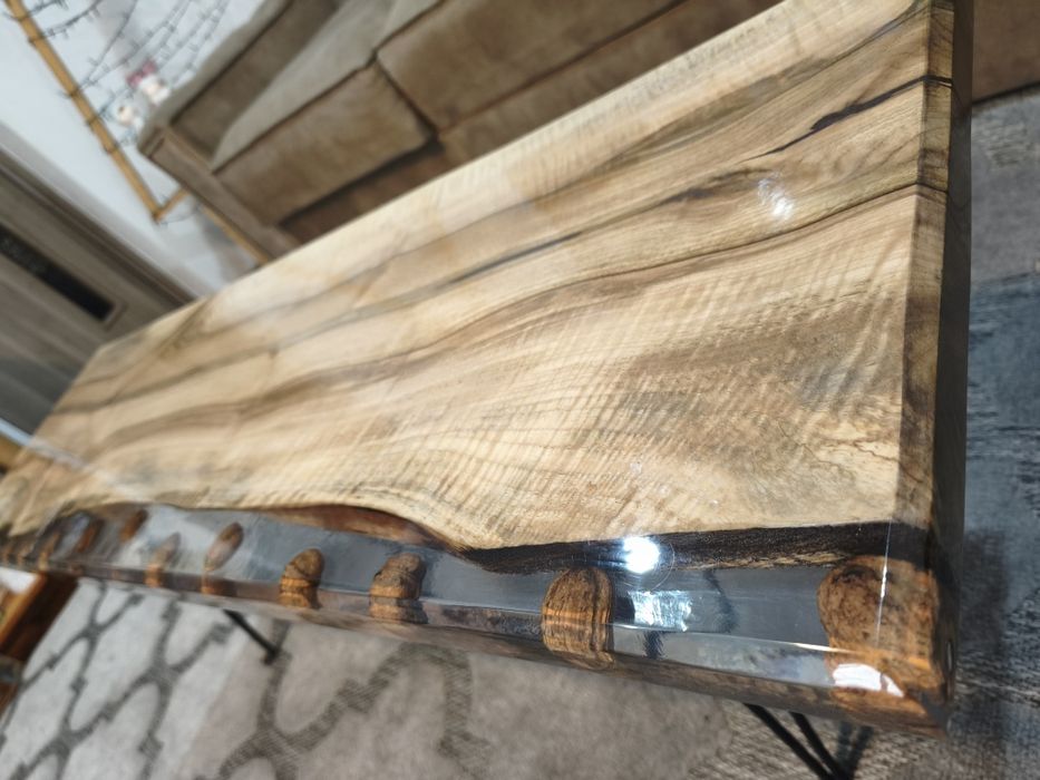 Măsuță sau poliță TV