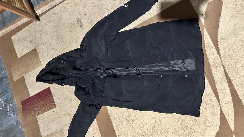 Новые брендовые куртки даром почти