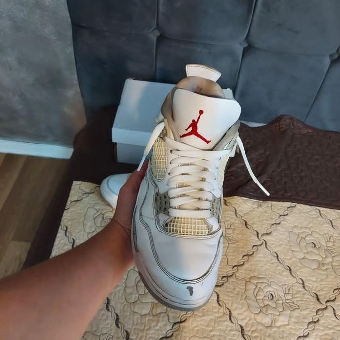 Jordan 4 Metallica