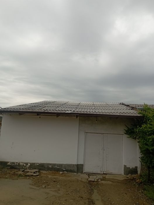 Jizzax viloyati Jizzax shahrida joylashgan uy shoshilinch sotiladi