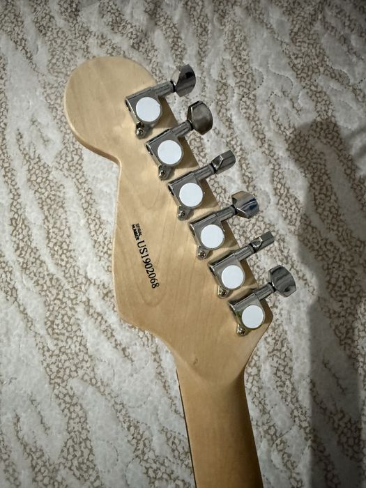 Продам электрогитару