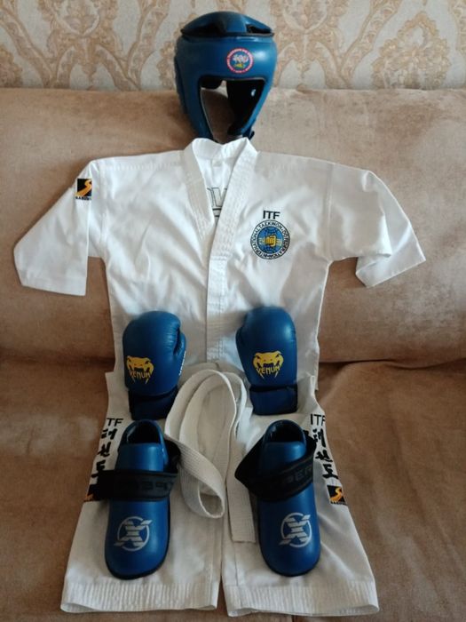 Продам форму для занятия тейквандо.