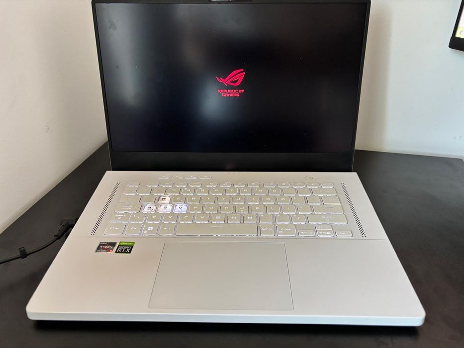 ASUS ROG Zephyrus G15 (GA503RW) - Ryzen 9 6900HS / RTX 3070 Ti / 16GB RAM / 512GB SSD