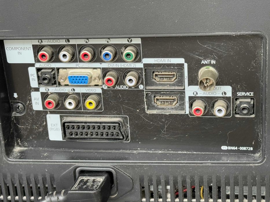 Телевизор SAMSUNG LE32A330J1 с дистанционно