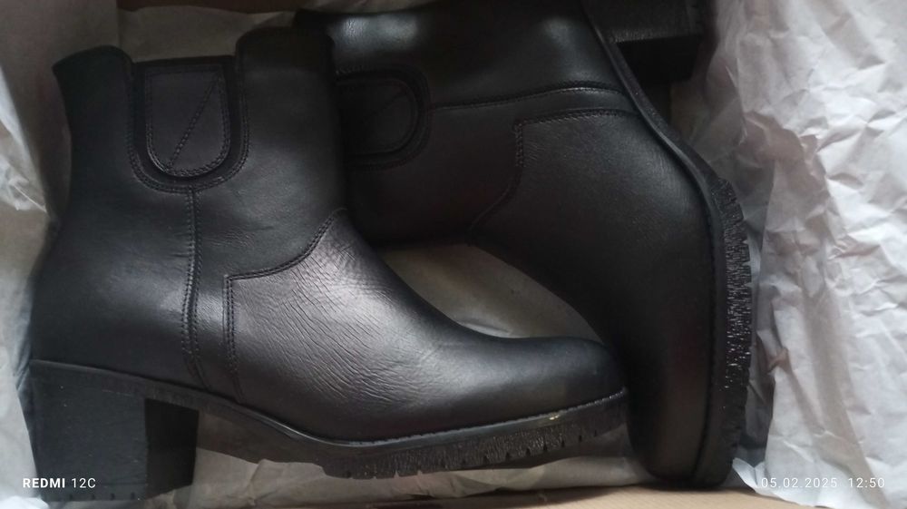 Полицейски кубинки и боти