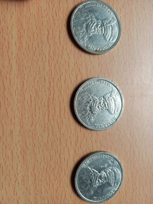 Vand 3 monede de 100 lei din anul 1992 si 1993 in stare perfecta de conservare.
Pretul cerut este pentru toate 3 monedele