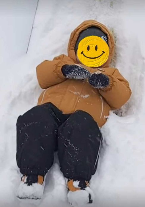 Зимний комбинезон и ботинки