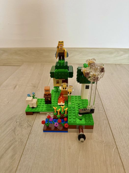 Vand Lego Minecraft 21165 Ferma Albinelor