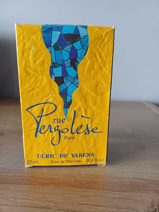 Френски парфюми, три броя