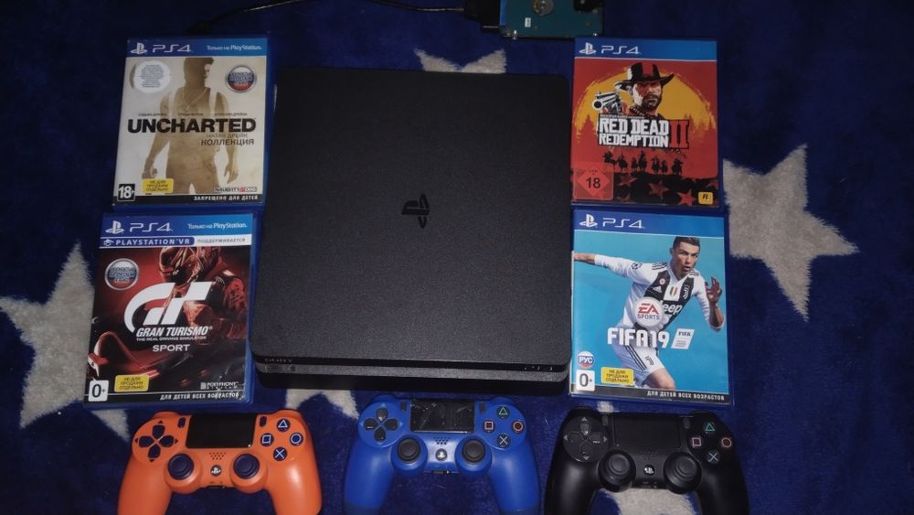 PS4 в отличном состоянии + игры