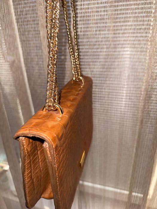 Дамска чанта естествена кожа.