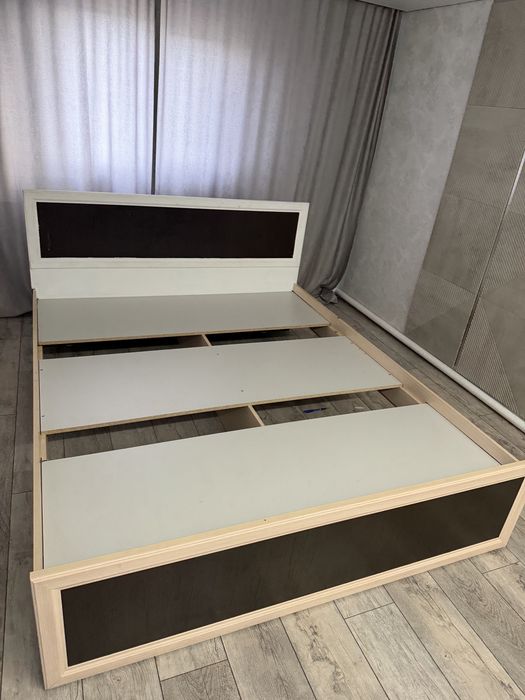 Продам кровать 160/200 б/у с матрасом