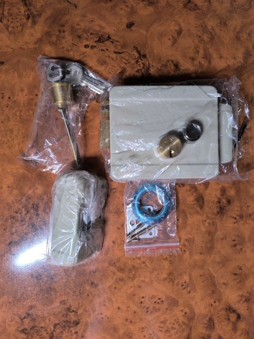 Электрический замок 1073