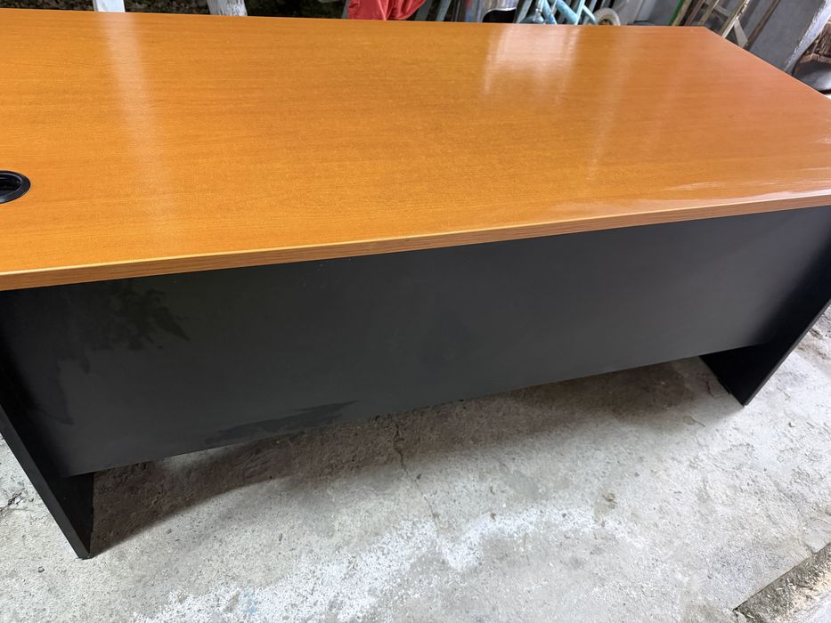 Стол офисный продаю