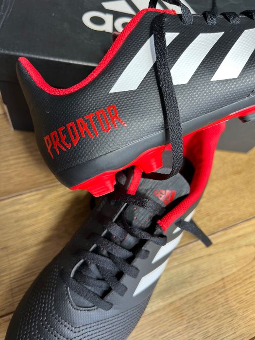 Детски / Юношески Бутонки/ футболни обувки Adidas Predator 37 1/3