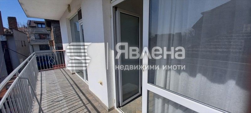 Явлена продава самостоятелна къща в идеален център на гр.Царево