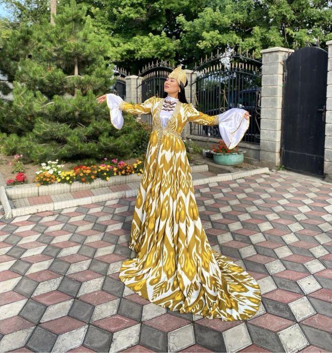 Продам платья для ника и чон той