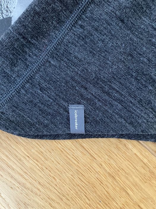 Чисто нова Icebreaker ски маска.