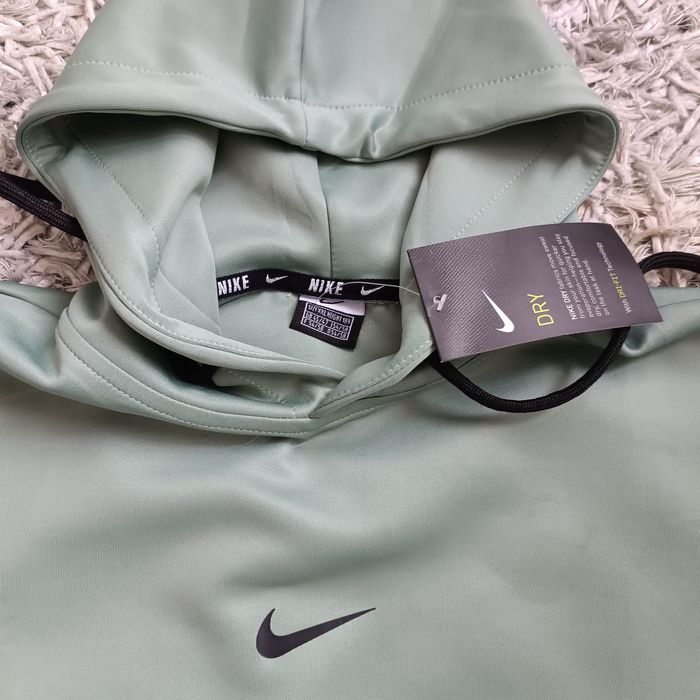 Екип за спорт Nike