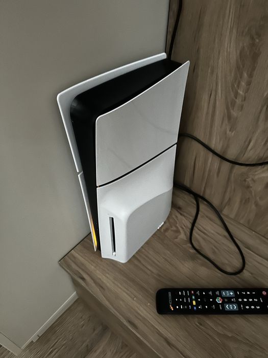 Продам PS 5 Slim