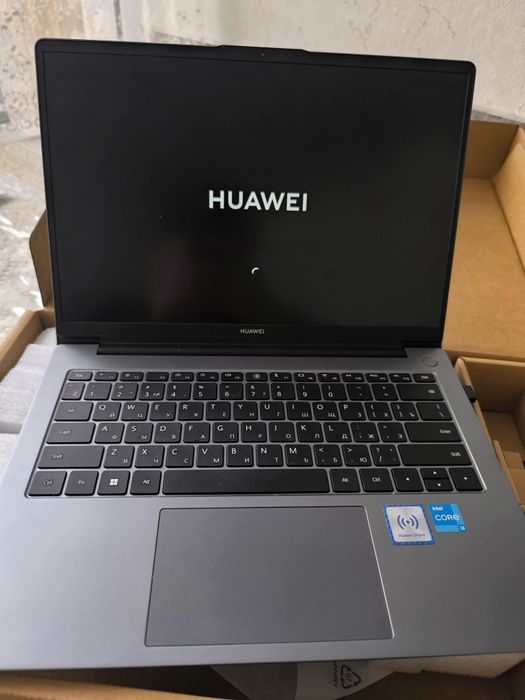 Huawei Matebook i3