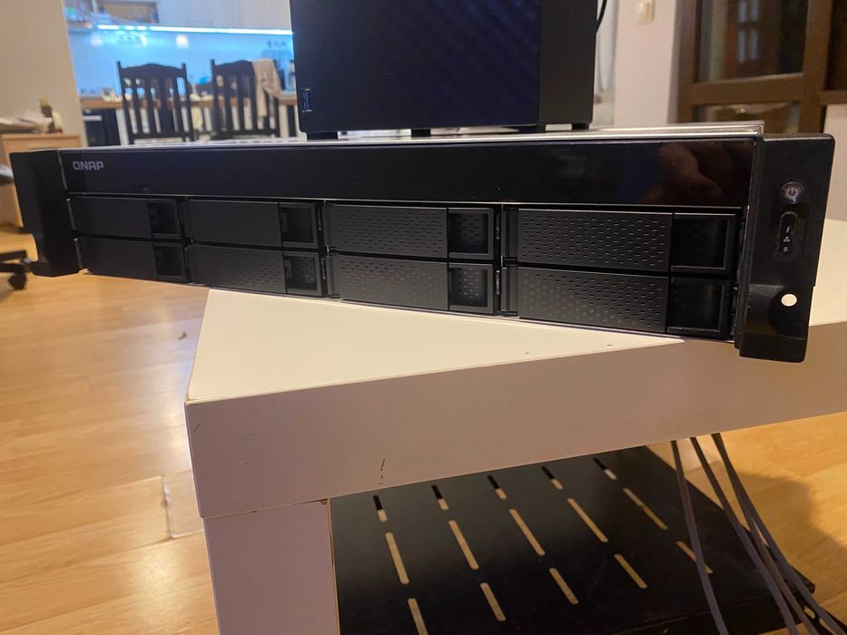 Мрежов сторидж масив QNAP TS-831XU-RP