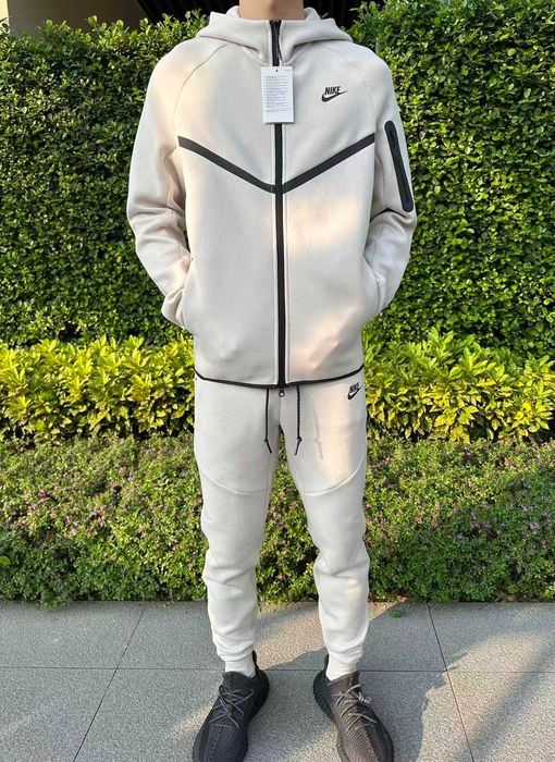 Nike Tech Fleece 2025