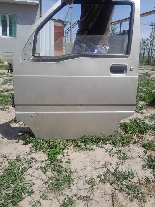 Вулинг артқы және сол жақ алдыңғы есік