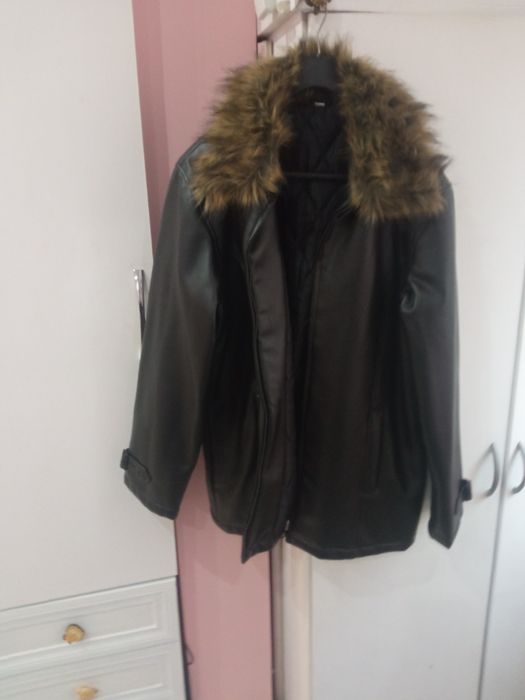 Кожено дамско яке.