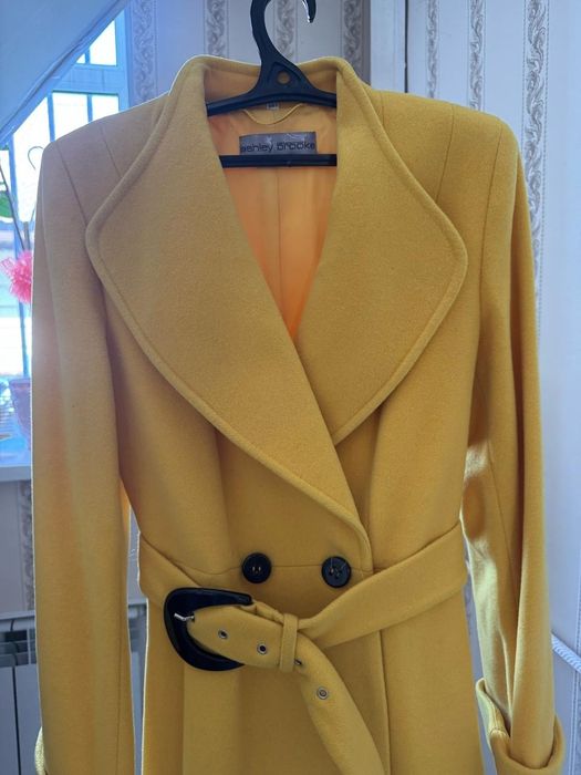 Зимний пуховик и пальто