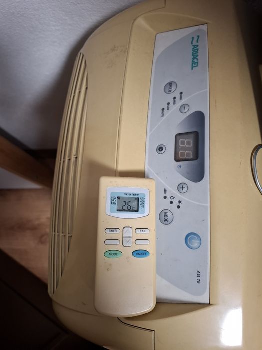 Aparat de aer conditionat mobil DeLonghi Ariagel AG75