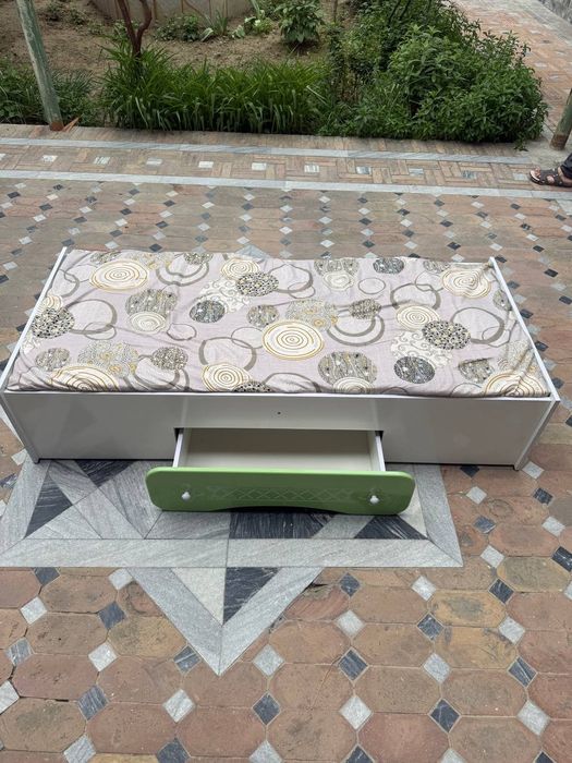 Кровать для детей и подростков