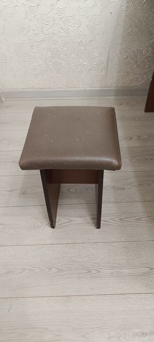 Продам стол со стульями