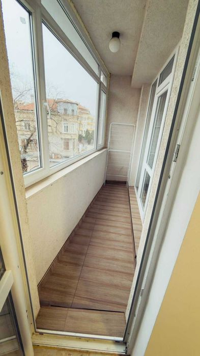 Дава се под наем Тристаен апартамент в Пазарджик, Център - 100 кв.м за 368.73 € - Снимка #12