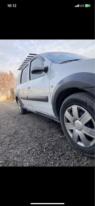 mashina faqat naxtga sotiladi