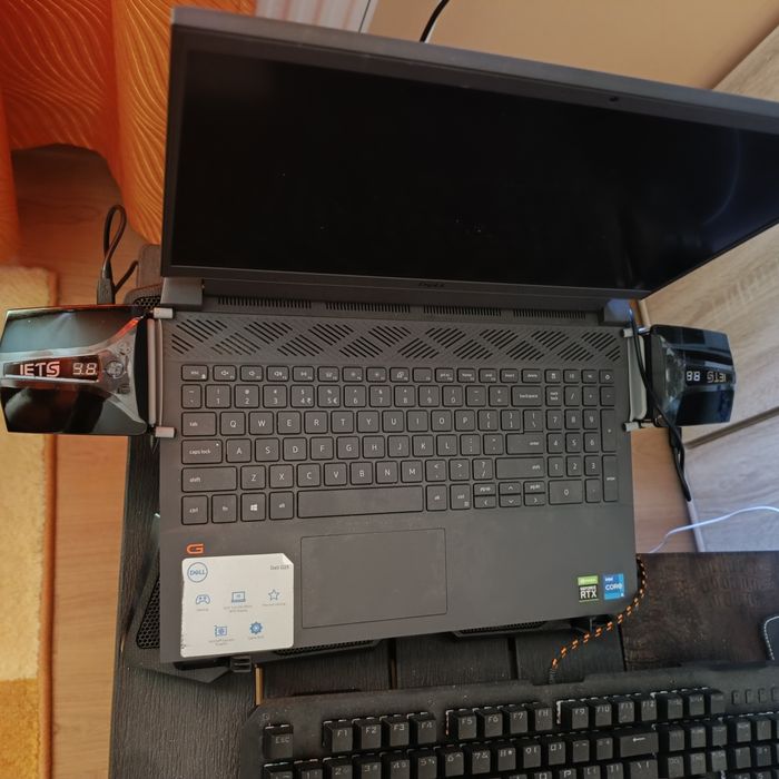 Охладител за лаптоп/вентилатор с всмукване на въздуха