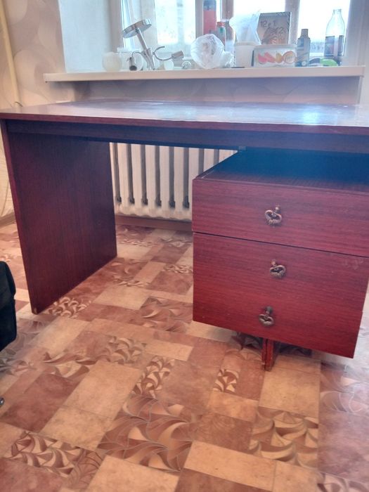 Отдам бесплатно стол