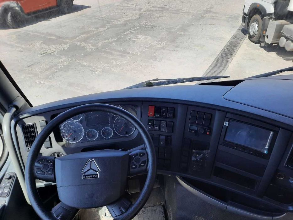 тягач фура HOWO T7 4X2 Avtomat gazli va retardoli sotuvda tayyor