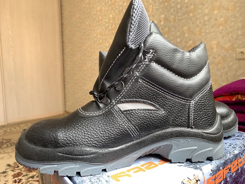 Новая мужская обувь