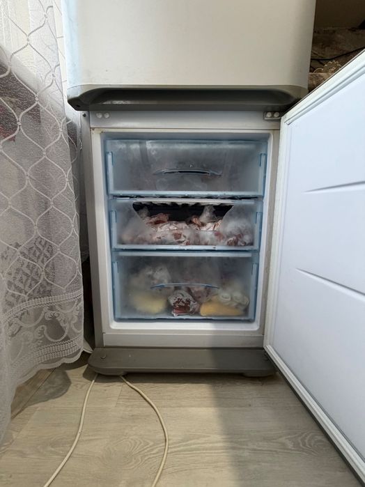 Продам холодильник