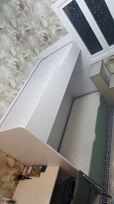 Срочно продам большой двухярусный кровать