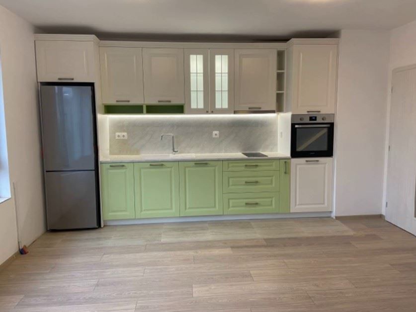 Дава се под наем Тристаен апартамент в София, Витоша - 87 кв.м за 896.58 € - Снимка #1