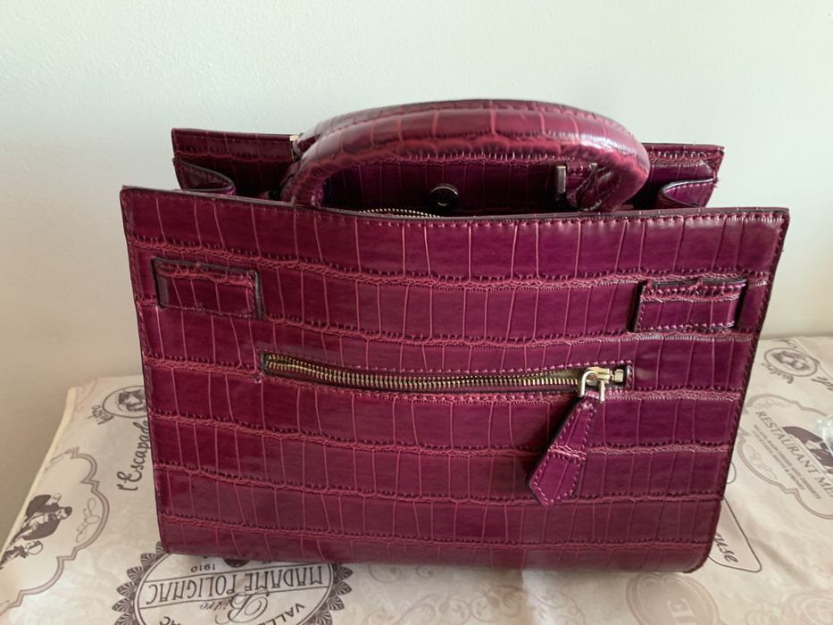 Дамска чанта Guess