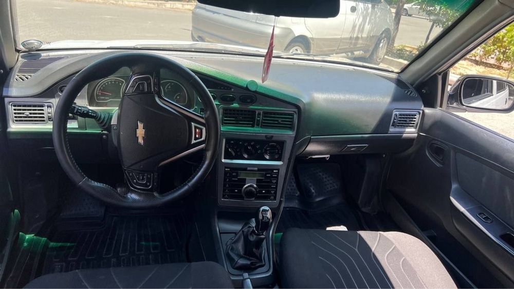 Nexia 2  2010 yil oq rang