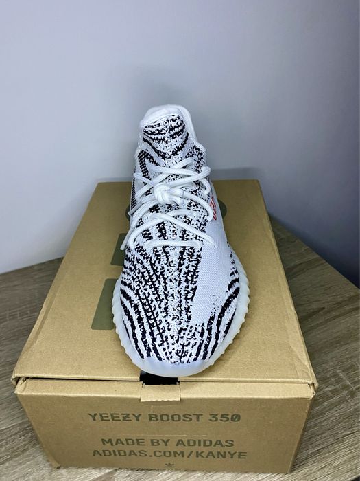 Yeezy Zebra noi