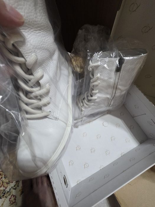 Сапоги белые кожаные